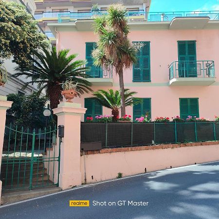Villa Arcobaleno Rondo Garibaldi Sanremo Exterior photo